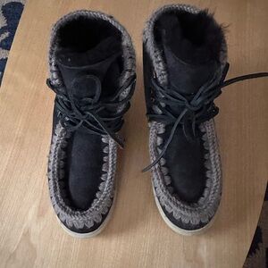 Mou boots lace up sheepskin soft booty nwot
